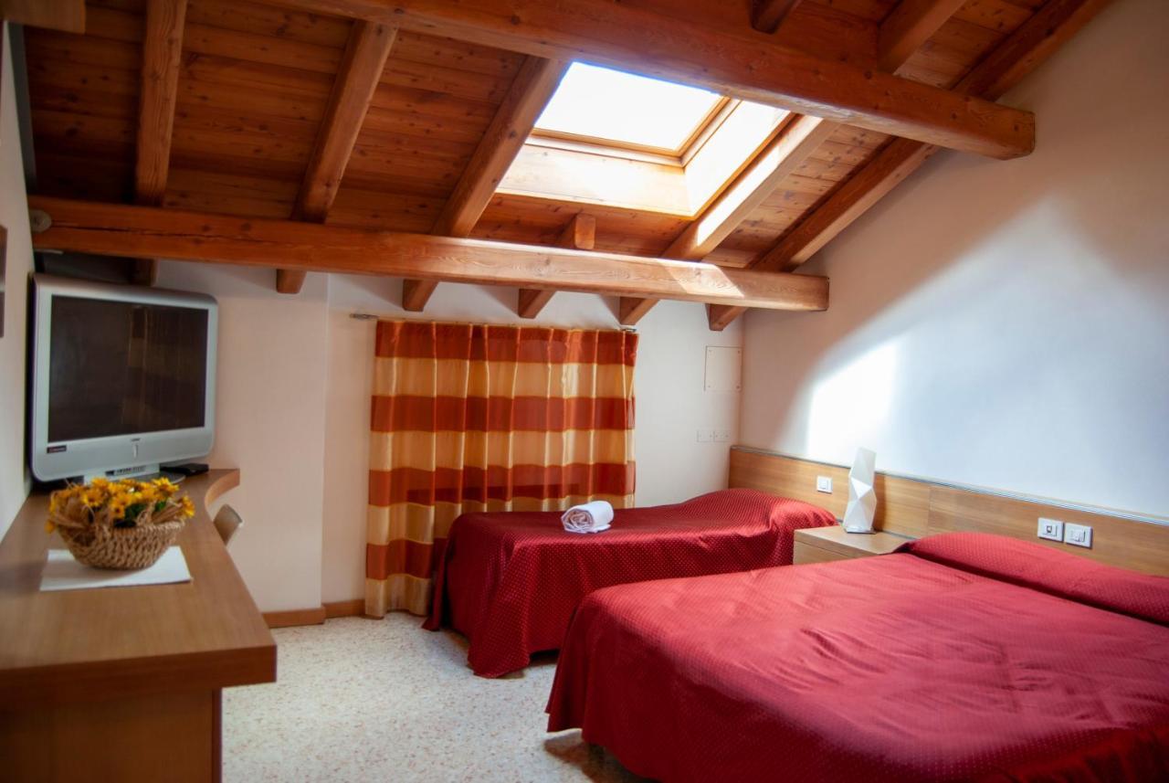 Agriturismo Antico Splendore Villa Pullir Eksteriør billede
